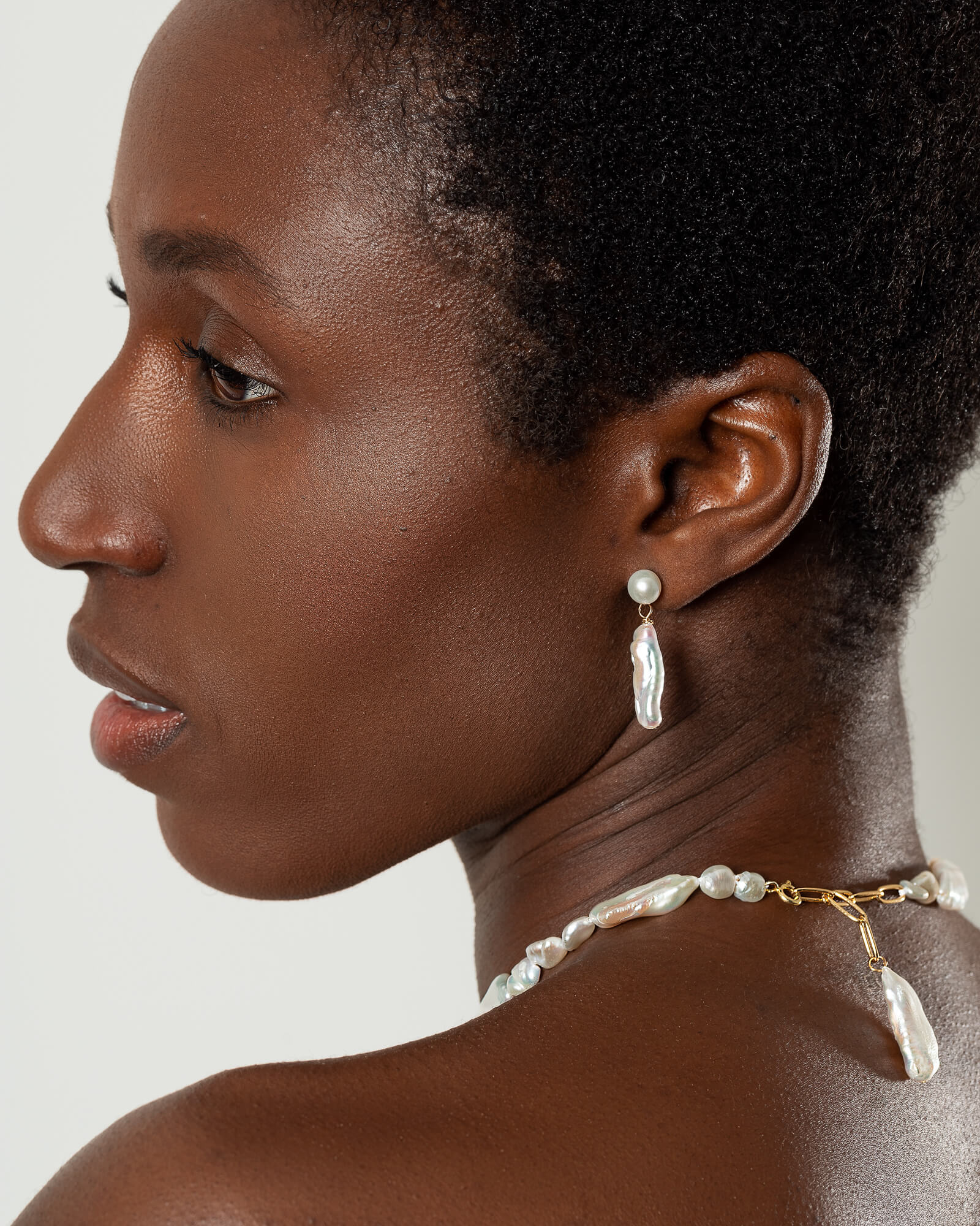ネックレス・ペンダント wing bling 14k Reel U Ribbon Swarl Pearl Necklace 14k Gold Pearl with Diamond Ribbon Necklace – FabOn5th.com